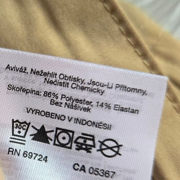 Columbia shorts size 36 quick dry material 10" Length tan colored - Picture 4 of 10